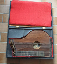 Sehr alte Zitter in uraltem Koffer als Dachbodenfund für 32 Saiten