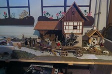 Flößerkrippe mit Gesindehaus und Backofen, 26 Figuren