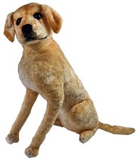 Sitzender Plüsch Labrador ca