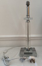 Großer Chrom und Glas