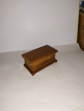 Nostalgie-Zubehör-Truhe-Schlafzimmer-Puppenhaus-Puppenstube-1:12