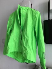 Leichte Jacke in Signalfarbe
