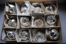 karton mit 12 alten  reflex christbaumkugeln aus glas