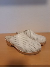 Süße Damen Holz Clogs Gr. 40 in Weiß. Perforiertes Leder