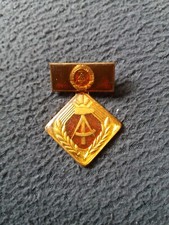 ABZEICHEN AKTIVIST DER SOZIALISTISCHEN ARBEIT DDR 