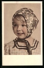 Foto-AK Lotte Herrlich: Lächelndes Mädchen mit Kopftuch 