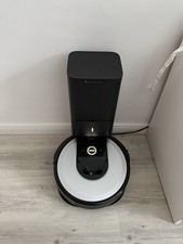 Staubsaugrobotor iRobot Roomba i7 mit CleanBase und Zubehör