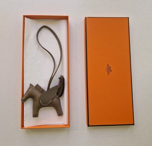 Gri charm - charm, rodeo