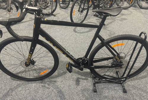 Gravel bike strom - gravel,