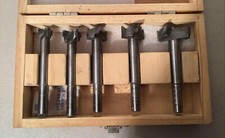Universalbohrersatz 5 tlg 15-35 mm in Holzkassette Bohrer, Holzbohrer