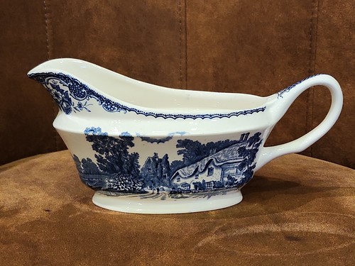 Royal tudor ware sauciere - royal,