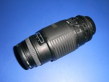 Zoom-Objektiv für NIKON * SIGMA AF-APO 75-300 / 4,5-5,6 * Gummierung klebrig