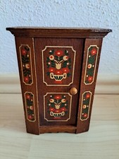 Schrank, Handarbeit