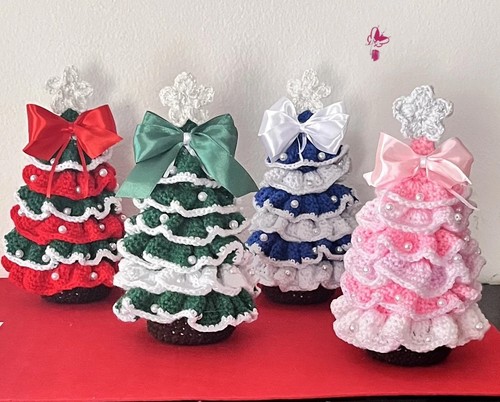 Weihnachtsbaum gehäkelt