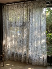 DESIGN STOFF Gardinen für alle Zimmer - atmungsaktiv - Deckenbefestigung/Rollen