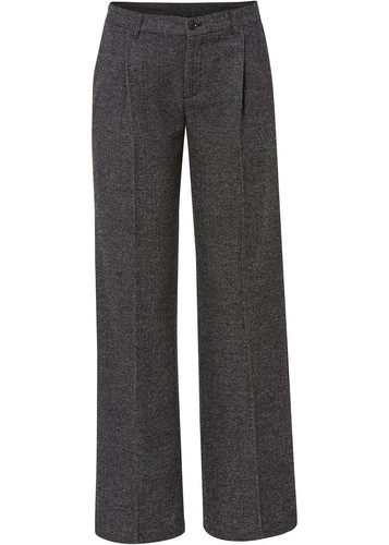 Hose mit weitem - , in