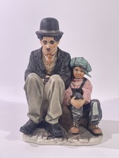 Vintage Porzellan Figuren , Charlie Chaplin Orphan Boy  Figuren