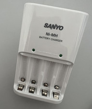 SANYO Ni-MH Battery Charger - Akku-Ladegerät - Netz-Ladegerät