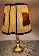 Tischlampe mit Jagdmotiven mit Grünem Samt abgesetzt H. 48cm,  Ø Schirm ca. 20cm