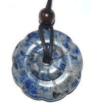 Edelstein-Anhänger, Blume