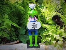 Gartenfigur Frosch Grillen