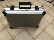 Aktenkoffer aus Alu im Top