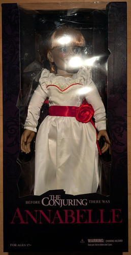 Mezco toyz the conjuring - the,