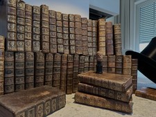 Altes dekoratives Buch aus dem