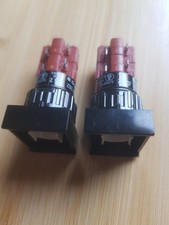 2 Drucktaster von EAO lumitas