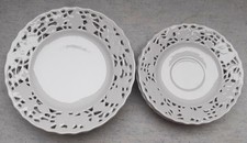 Alt Mitterteich, Durchbruchteller weiß:  5 Kuchenteller und 4 Untertassen.