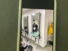 Friseur Einrichtung  Stuhl Spiegel Theke