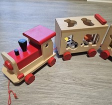 Holzzug zum Befüllen Spielzeug ab 12 Monate