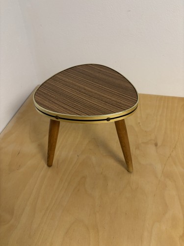 Nierentisch blumenhocker - /,