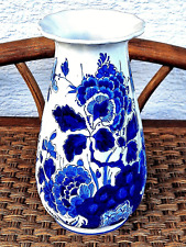 Alte Blümen Vase wellen Rand