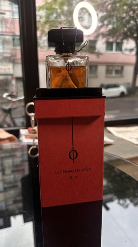Mona orio musk - orio,
