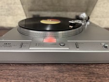 Akai AP-D30C Direktantrieb