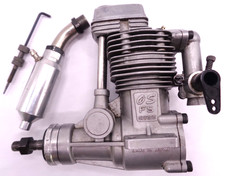 O.S FS 40 SURPASS 4 TAKT GLO MOTOR MIT AUSPUFF IN GUTEM SAUBEREN ZUSTAND