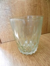 alter DDR Trinkbecher Trinkglas ohne Henkel Senfglas in Pressglas Rarität