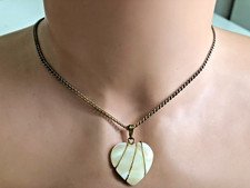 Vintage-Anhänger an einer Kette. Herz mit Perlmutt.  Länge: max. 45 cm.  Anhänge