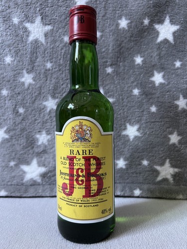 Whisky b whiskey - whisky, j