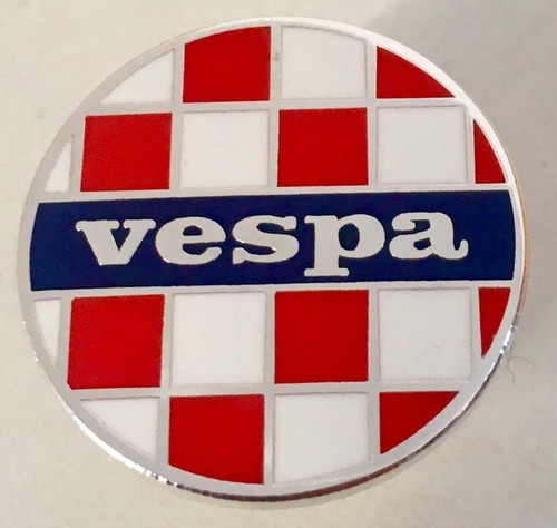 Vespa zweifarbige rot-weiße