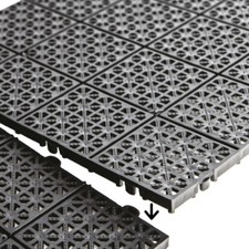 Bodenfliese aus Kunststoff in