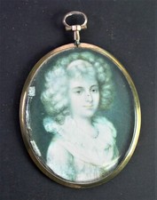 - feines antikes Miniatur