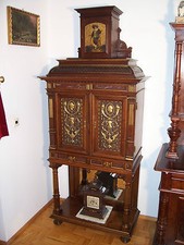 Vertiko / Schrank v. A. Bembe