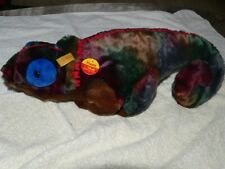 Steiff Chamaeleon Poppy mit Knopf, Fahne, Schild, in blau