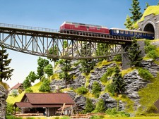 NOCH Fischbauchbrücke mit Brückenköpfen, ideal für Modelleisenbahn, Spur H0,