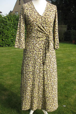 mit Etikett: Wickelkleid