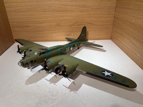 Franklin mint b17f flying - franklin,