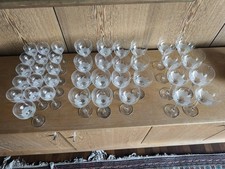 Set aus 38 Gläsern
