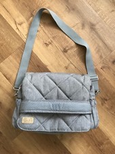 Boo Poo hochwertige Wickeltasche Dotty in grau mit integrierter Wickelunterlage